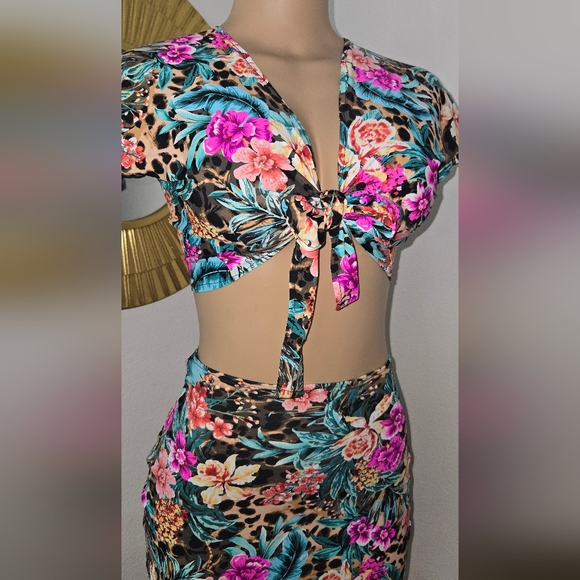 Custom Made NEW Floral Tie-Front Crop Top and Skirt Set - Picture 2 of 4